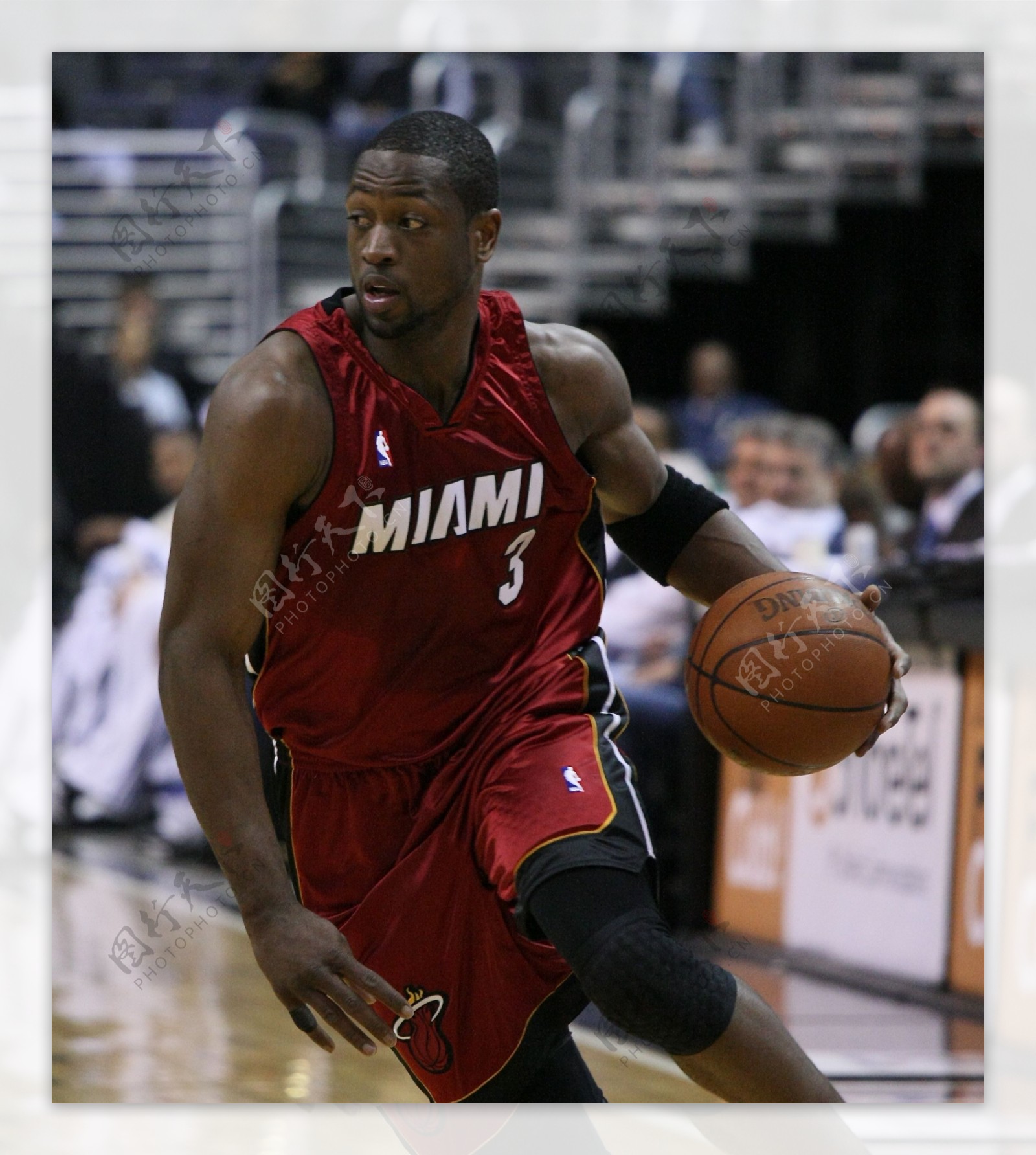 撞中展现韧 撞中展现韧